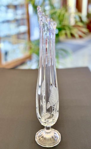 Váza na jednu květinu s dekorem růže