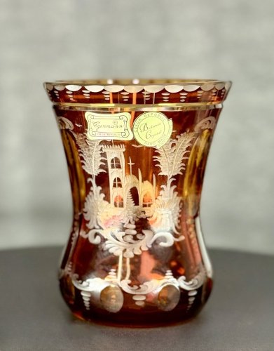 Váza amber lazura s rytinou