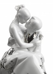 The Happiest Day Couple. Figurine. Silver luster