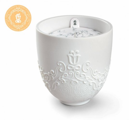 Volutes Candle. Gardens of Valencia Scent