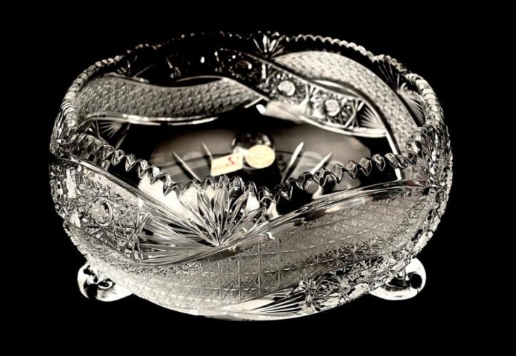 Cut crystal bowl - Height 11cm