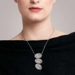 ocelový náhrdelník Idared, ručně mačkané kameny, krátký, vitrail medium