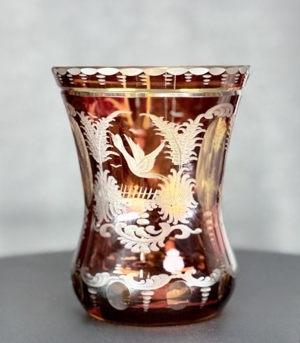 Váza amber lazura s rytinou