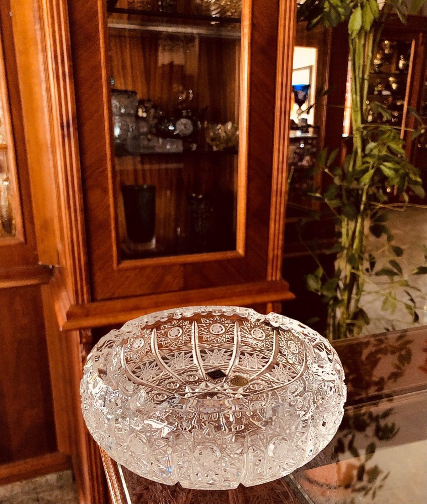 カットクリスタル製灰皿 - 高さ5cm/直径16cm :: Erpet Crystal