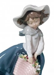 Pretty Pickings Girl Figurine