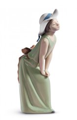 Zvědavá dívka se slaměným kloboukem Figurka