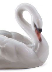 Figurka elegantní labutě