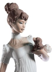 Traveling Companions Woman Figurine