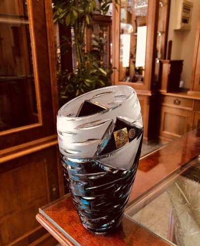 Barevná broušená váza - zkosená - Výška 18cm