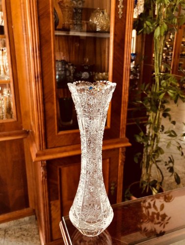 Cut crystal vase - Height 23cm