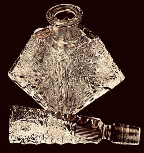 Cut crystal bottle for perfume - Height 13cm