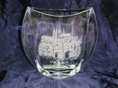 Crystal vase with Prague motif