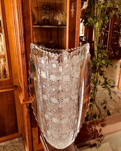 Cut crystal vase - Height 30cm