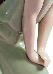 Zvědavá dívka se slaměným kloboukem Figurka