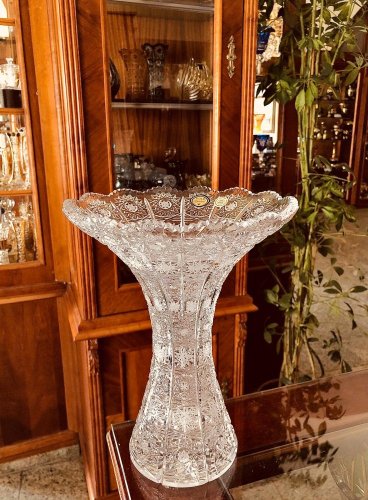 Cut crystal vase - Height 25cm
