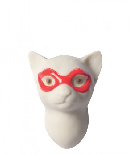 Přívěsek s maskovanou kočkou. Červená maska