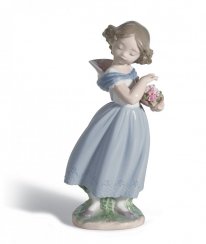 Adorable innocence Girl Figurine