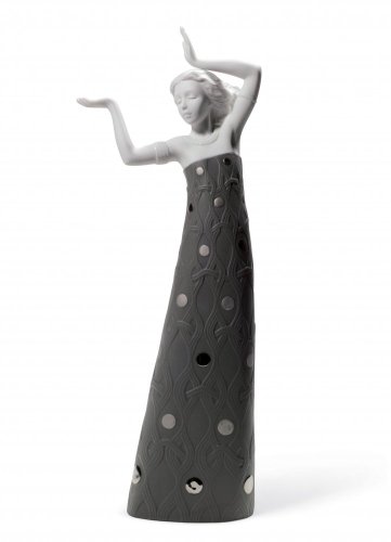 Figurka Arethusa. Stříbrný lesk