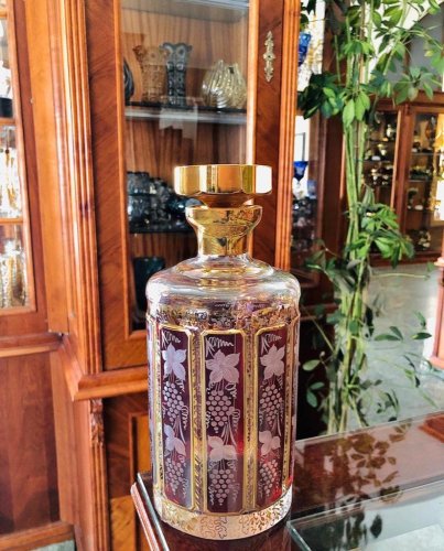 Barevně dekorovaná lištovaná karafa - Výška 23cm/1000ml