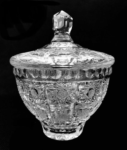 Broušená dóza - Výška 17cm / Průměr 14cm